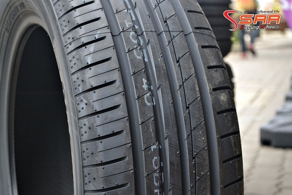 YOKOHAMA BluEarth AE-50 215/55R17 เส้นละ 4,500 บาทปี17 YOKOHAMA BluEarth AE-50 215/55R17 เส้นละ 4,500 บาทปี17