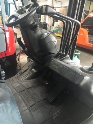 Komatsu FD25T-16 #313198 รถฟอร์คลิฟต์ 2.5 ตัน โทร. 080-6565422 (หนิง)