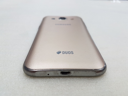 Samsung Galaxy J2 สีทอง สภาพดี ติดฟีล์ม ส่งฟรี