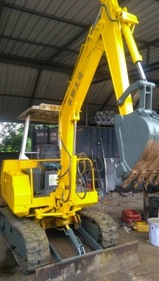 รถแบคโฮ KOMATSU PC15-5 ซีเรียลสูงจะเป็นรุ่น 6 แล้ว เทียบเท่า PC20 สภาพพร้อมใช้งาน (มี VDO การทำงานให้ชม)