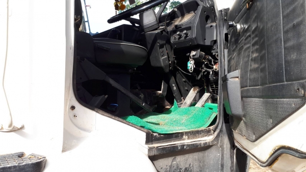 ขายเทเลอร์ Ud318hp 2เพลา สภาพสวยพร้อมใช้ติดต่อคุณอ๊อฟพิจิตร086-737-9991