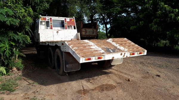 ขายเทเลอร์ Ud318hp 2เพลา สภาพสวยพร้อมใช้ติดต่อคุณอ๊อฟพิจิตร086-737-9991