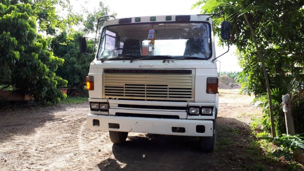 ขายเทเลอร์ Ud318hp 2เพลา สภาพสวยพร้อมใช้ติดต่อคุณอ๊อฟพิจิตร086-737-9991