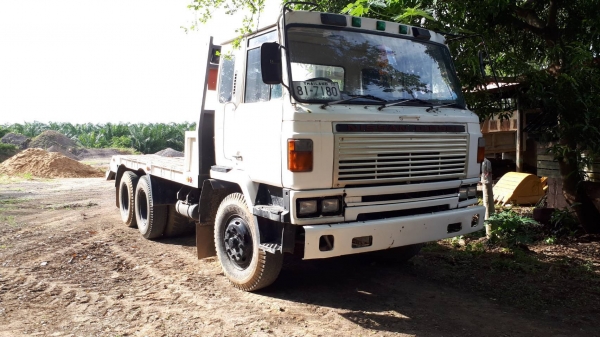 ขายเทเลอร์ Ud318hp 2เพลา สภาพสวยพร้อมใช้ติดต่อคุณอ๊อฟพิจิตร086-737-9991