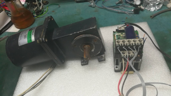 1,400 บ. ส่งฟรี083-2000058 LINE ID: line832923 ชุดมอเตอร์เกียร์และตัวควบคุมความเร็วพร้อมต่อให้ใช้งานได้ตามภาพมอเตอร์เกียร์ทดยี่ห้อ ORIENTAL อินเวอร์เตอร์ยี่ห้อ MITSUBISHI (ใช้ไฟบ้าน 220V.) มี 3ชุด 1,400 บ. ส่งฟรี083-2000058 LINE ID: line832923 ชุดมอเตอร์เกียร์และตัวควบคุมความเร็วพร้อมต่อให้ใช้งานได้ตามภาพมอเตอร์เกียร์ทดยี่ห้อ ORIENTAL อินเวอร์เตอร์ยี่ห้อ MITSUBISHI (ใช้ไฟบ้าน 220V.) มี 3ชุด