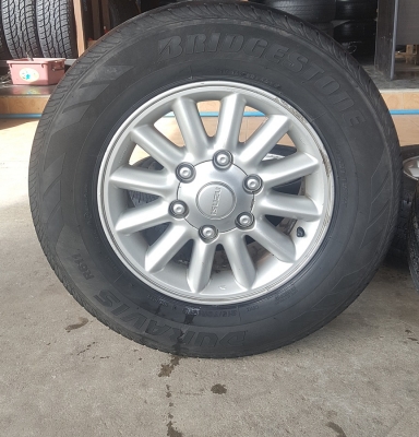 ขายล้อISUZU ขอบ15พร้อมยางปี14  4 ล้อ