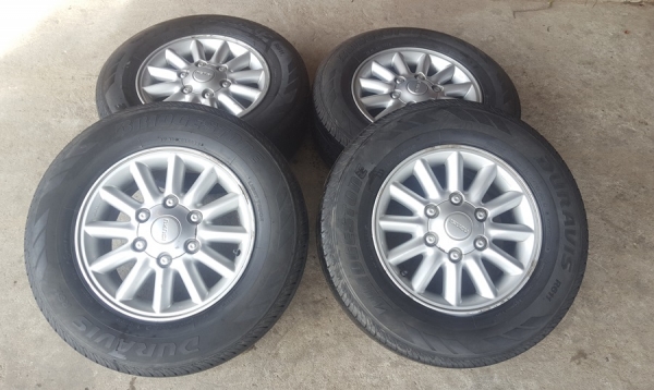 ขายล้อISUZU ขอบ15พร้อมยางปี14  4 ล้อ