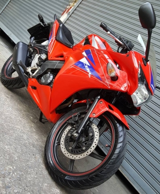ขออนุญาตขาย HONDA CBR150I NEW ยางใหม่หน้าและหลัง สภาพสวยเหมือนรถใหม่ป้ายแดง ฟรีค่าโอน