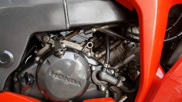 ขออนุญาตขาย HONDA CBR150I NEW ยางใหม่หน้าและหลัง สภาพสวยเหมือนรถใหม่ป้ายแดง ฟรีค่าโอน