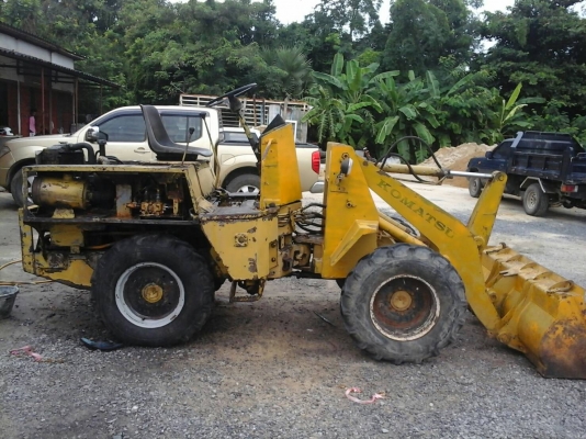 ขายด่วน รถตัก komatsu wa30  เอวอ่อน. สภาพพร้อมใช้งาน เครืองดี  ใช้งาน ทุกวัน  ขาย175000