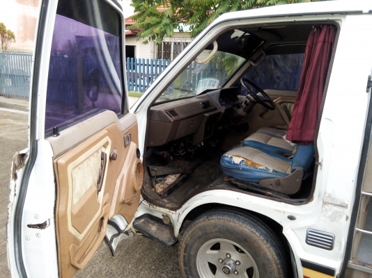 ขายรถตู้ TOYOTA เครื่อง ดีเซล 2 L ราคา 32000