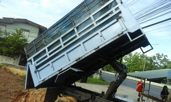 ขายอีแต๋น6ล้อดั๊มพ์ เครื่องISUZU110แรง มีสโลว์ พ,เพาเวอร์คัชซีรถยนต์ ดั๊มพ์6ตันขาย185,000บาท 089-2095791