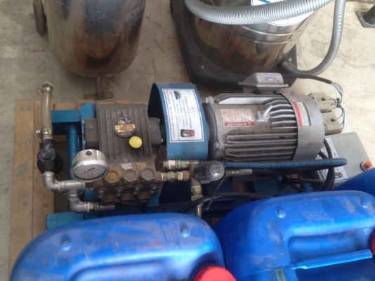 ปั้มน้ำแรงดันสูง 3 แรง 380V. Interpump W-98 พร้อมฐาน