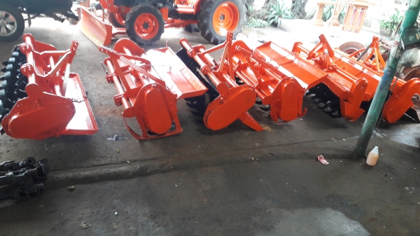 ขาย3408พร้อมเล่มอุปกรครบ3ชิ้นดันผานโลตาลี่สนใจ0868026494