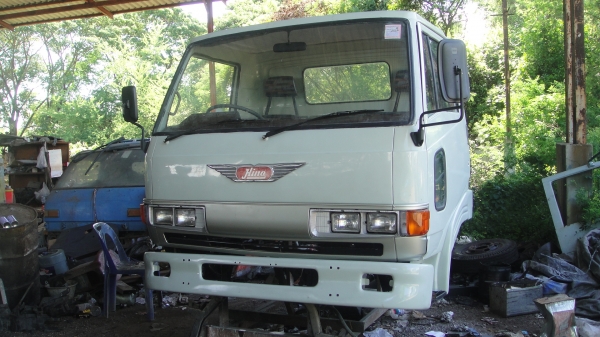 หัว HINO ฃุปเปอร์เสี่ย สีใหม่อุปกรณ์ครบ ขาหน้า ขาหลัง กันชน กรองหลังเก๋ง ยกใส่รถได้เลย ราคาถูก หัว HINO ฃุปเปอร์เสี่ย สีใหม่อุปกรณ์ครบ ขาหน้า ขาหลัง กันชน กรองหลังเก๋ง ยกใส่รถได้เลย ราคาถูก