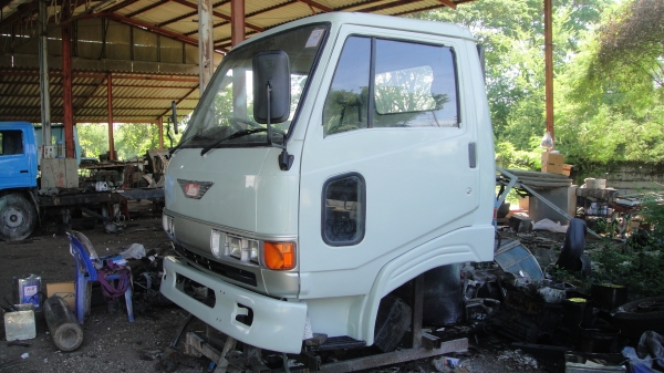 หัว HINO ฃุปเปอร์เสี่ย สีใหม่อุปกรณ์ครบ ขาหน้า ขาหลัง กันชน กรองหลังเก๋ง ยกใส่รถได้เลย ราคาถูก หัว HINO ฃุปเปอร์เสี่ย สีใหม่อุปกรณ์ครบ ขาหน้า ขาหลัง กันชน กรองหลังเก๋ง ยกใส่รถได้เลย ราคาถูก