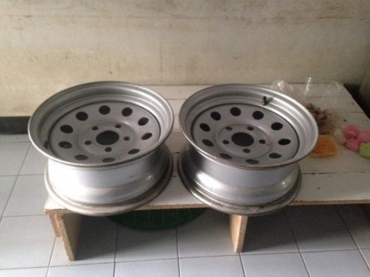 ขายล้อกะทะผ่า ขอบ14  5รู   ราคาถูกๆ 2200 บ เบอร์ติดต่อ 0824894182