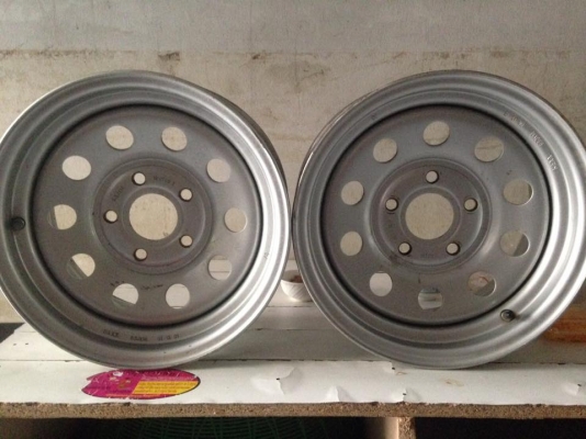 ขายล้อกะทะผ่า ขอบ14  5รู   ราคาถูกๆ 2200 บ เบอร์ติดต่อ 0824894182