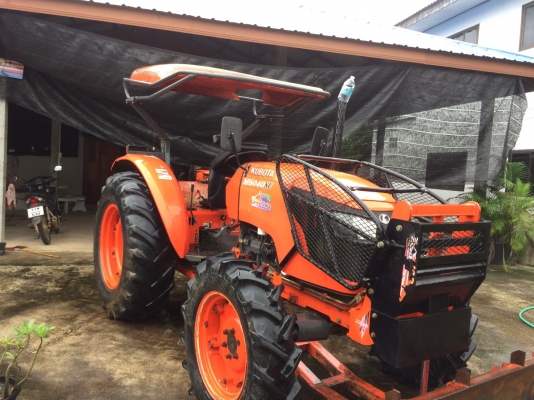 ขายคูโบต้า M6040SU สวยๆ รถมือเดียว ใช้น้อย อุปกร ใบมีด โรตารี่ 220 cm ผาน 6 ขายคูโบต้า M6040SU สวยๆ รถมือเดียว ใช้น้อย อุปกร ใบมีด โรตารี่ 220 cm ผาน 6