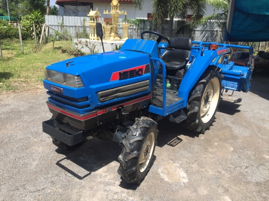 ขายรถไถเก่าญี่ปุ่น ยี่ห้อ อิเซกิ ISEKI รุ่น TA207F ขับเคลื่อน 4 ล้อ(4WD) 20.7แรงม้า