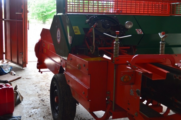 ขายเครื่องอัดฟาง KMT 1600s สภาพใหม่พร้อมใช้งาน ขายเครื่องอัดฟาง KMT 1600s สภาพใหม่พร้อมใช้งาน