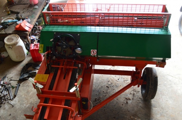 ขายเครื่องอัดฟาง KMT 1600s สภาพใหม่พร้อมใช้งาน ขายเครื่องอัดฟาง KMT 1600s สภาพใหม่พร้อมใช้งาน