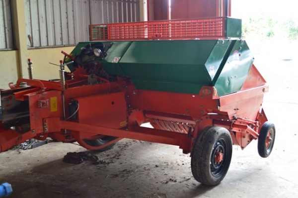 ขายเครื่องอัดฟาง KMT 1600s สภาพใหม่พร้อมใช้งาน ขายเครื่องอัดฟาง KMT 1600s สภาพใหม่พร้อมใช้งาน