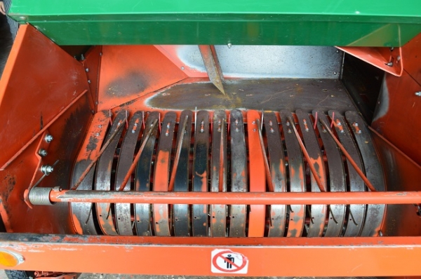 ขายเครื่องอัดฟาง KMT 1600s สภาพใหม่พร้อมใช้งาน ขายเครื่องอัดฟาง KMT 1600s สภาพใหม่พร้อมใช้งาน