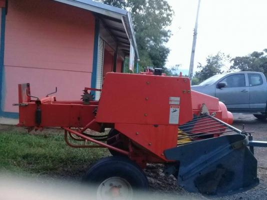 ขายเครื่องอัดฟาง คูโบต้า