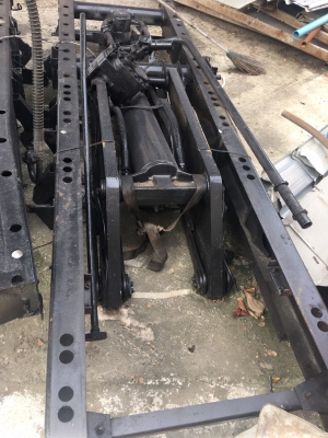 ดั้มรถบรรทุก 6 ล้อ ดั้ม 8 ตัน พร้อมเฟรมกว้าง 84.5 ซม. และอุปกรณ์เกียร์.