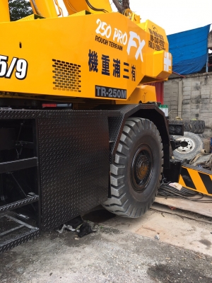 ขายเครน 25ตัน M4 ปี 1990 เซฟตี้ 100\%