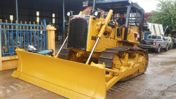 ขาย แทรคเตอร์ CAT D6D เครื่อง 10Z1-UP เกียร์ตัด
