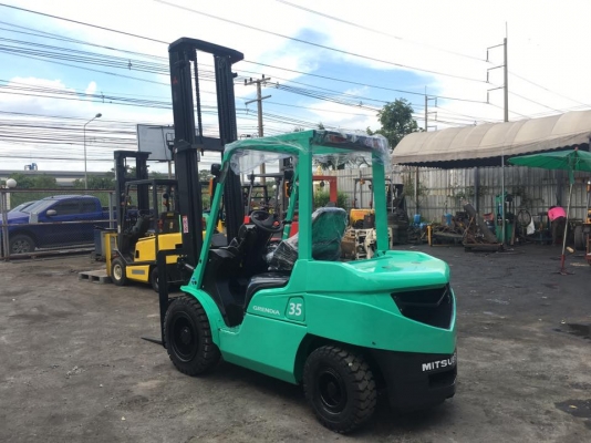รถนำเข้าจากญี่ปุ่น MITSUBISHI รุ่นล่าสุด ยก 3.5 ตัน 5 เมตร ดีเซล ออโต้ ปี2010 ชั่วโมง 4พัน ราคา 450,000 บาท 094-426-7888 จะเด็ด