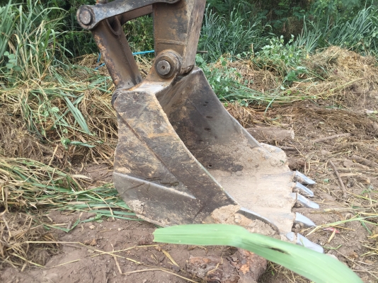 Hitachi zx200-1 เครื่องดี ปั้มเร็ว เอวแน่น