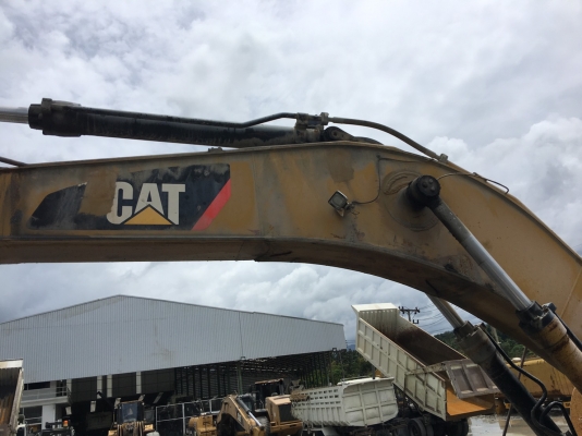 รถแบคโฮ CAT 330D สนใจติดต่อ 081 - 6079515