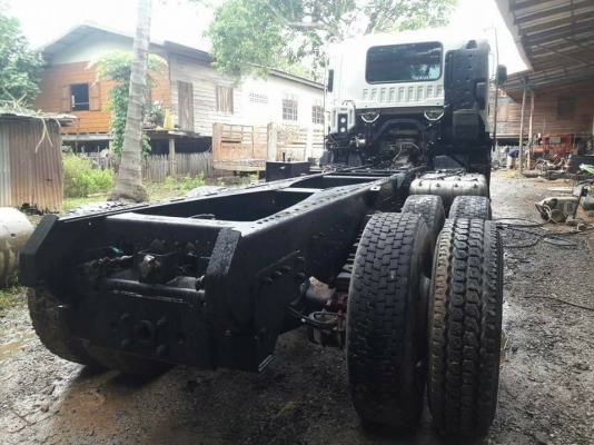 หัวคัสซี Isuzu 360 แรง ปี 55 เฟืองช้า มีระบบลาก ทะเบียนพร้อม