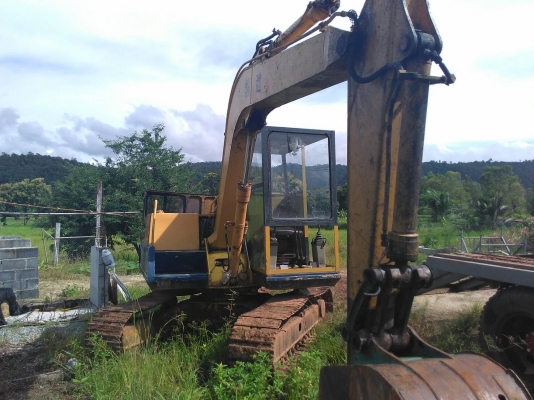 ขายเหมา3คันKomatsu Pc60-5เทเลอร์6ล้อ+ N20สภาพพร้อมใช้ ติดต่อคุณอ๊อฟพิจิตร086-737-9991