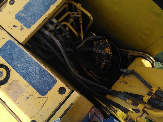 ขายเหมา3คันKomatsu Pc60-5เทเลอร์6ล้อ+ N20สภาพพร้อมใช้ ติดต่อคุณอ๊อฟพิจิตร086-737-9991