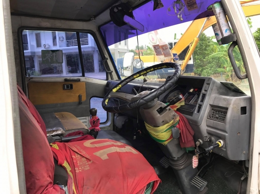 Hino 6ล้อ กระบะยาว5เมตรกว่า  รถห้าง Hino 6ล้อ กระบะยาว5เมตรกว่า  รถห้าง