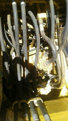 ขายรถขุดแบ็คโค PC120-5KOMATSU ไฟฟ้าครบ เอกสารใบอินวอยซ์ สภาพพร้อมใช้งาน ช่วงล่างดี