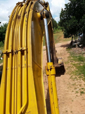 ขายรถขุดแบ็คโค SUMITOMO SH210-3ไม่มีกล่องไป เครื่องเดิม ช่วงล่างพอใช้ เอกสารใบซื้อขาย