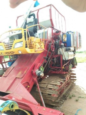 ขายรถเกี่ยวข้าวศักดิ์พัฒนา 2106D17ช่วงล่าง10นอกปั๊ม22 อุ้ม2.5ตันสภาพพร้อมใช้