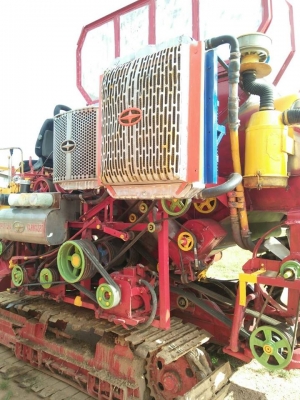 ขายรถเกี่ยวข้าวศักดิ์พัฒนา 2106D17ช่วงล่าง10นอกปั๊ม22 อุ้ม2.5ตันสภาพพร้อมใช้