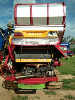 ขายรถเกี่ยวข้าวศักดิ์พัฒนา 2106D17ช่วงล่าง10นอกปั๊ม22 อุ้ม2.5ตันสภาพพร้อมใช้