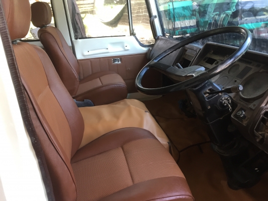 ขาย หัวสิบล้อ HINO f18 ทำสีใหม่ ภายในใหม่เบาะใหม่ พร้อมใช้