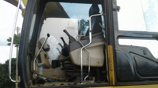 รถแบคโฮ CAT 320 C ราคา 1,200,000 บาท เอกสารเล่มทะเบียน 1 คัน อินวอย 1 คัน รถภาคตะวันออก รถแบคโฮ CAT 320 C ราคา 1,200,000 บาท เอกสารเล่มทะเบียน 1 คัน อินวอย 1 คัน รถภาคตะวันออก