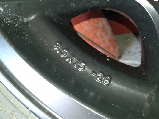 แม็ก Inter speed ขอบ 15-6-139.7 กว้าง 8.5 นิ้ว et-28 พร้อมยาง Grandtrek AT1 31x10.50 R15ถอด จาก Sport Rider