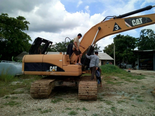 CAT320D เอกสารแจ้งจำหน่ายจากเมโทร เจ้าของมือเดียว รถสภาพเต็ม ทำงาน อยู่ภาคกลาง ราคา1,380,000บ. สนใจ 083501591 หรือ 0903494058