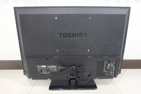 LED TV Toshiba รุ่น 32PB200T ขนาด 32 นิ้ว Full HD มีรีโมท สภาพดี มีรีโมท