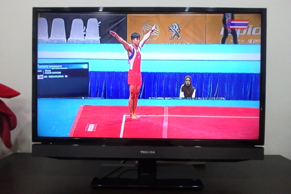 LED TV Toshiba รุ่น 32PB200T ขนาด 32 นิ้ว Full HD มีรีโมท สภาพดี มีรีโมท